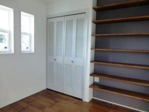 クローゼットと可動棚収納