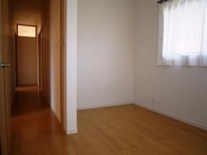 洋間と廊下のつながりー家具も持ち込めますね！