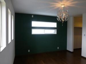 クロスを貼り分けた洋室