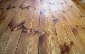 無垢のパインフロアー
