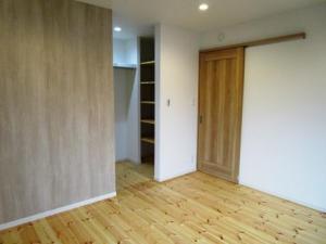 ウォークインクローゼットのある寝室