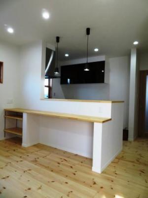 リビングの手づくりカウンター